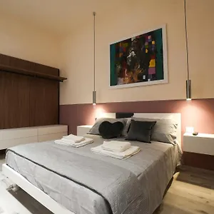 300m Dal Duomo - Due Magnifici Moderni , Modena Italia